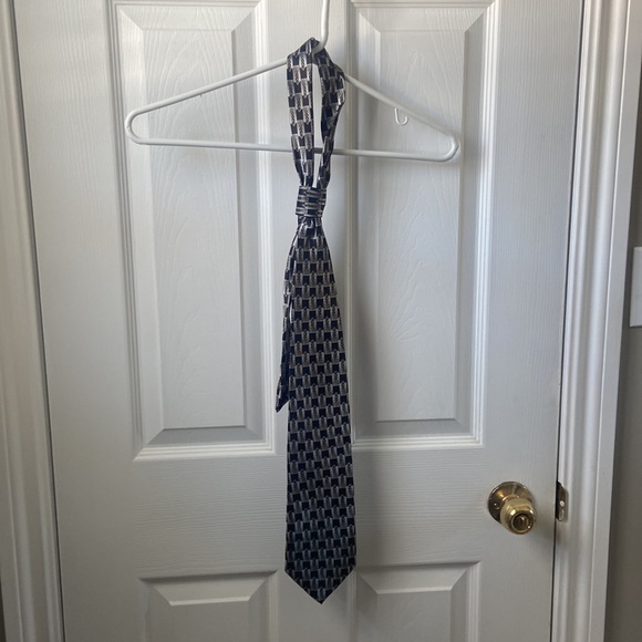 Men’s Tie. - Picture 4 of 4